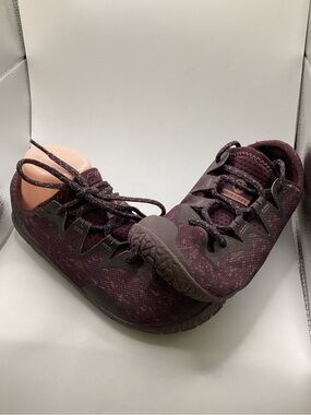 Merrell Women's Vapor Glove 5 in burgundy size Vibram Breathable Mesh Shoes